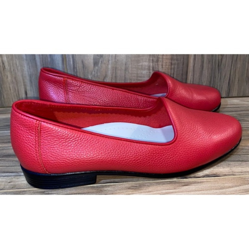 Trotters Women's Leather  Liz Ballet Flat, Size 7.5, Red‎